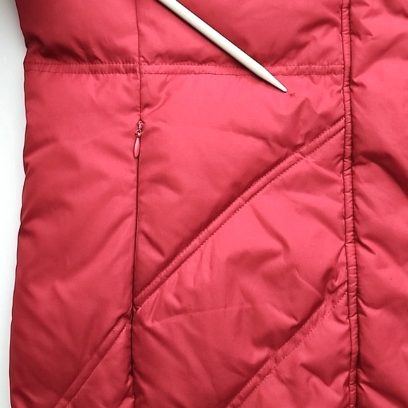 Jones & Co. Women's Red Quilted Puffer Down Hooded Winter Faux Fur Jacket Size M - Picture 15 of 16